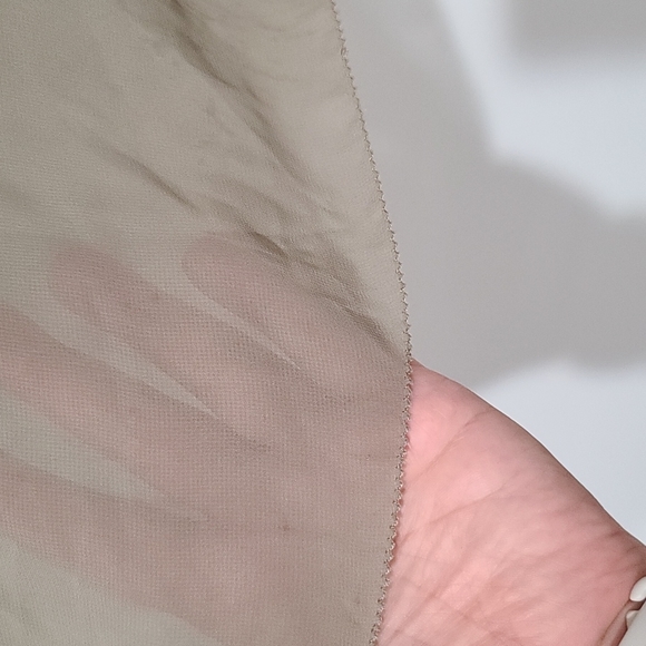 Beige and tan sleeveless top - Picture 4 of 5